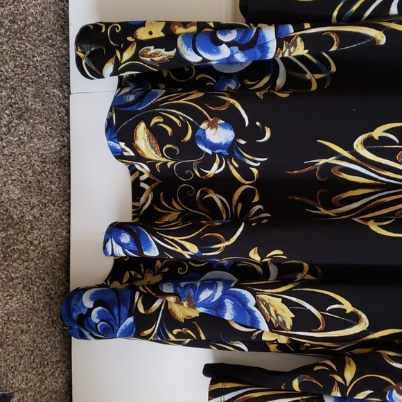 Tunic - Picture 4 of 4